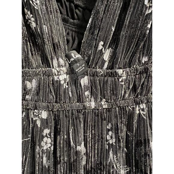 Lulu’s Guest List Gorgeous Black Floral Lurex Tie-Strap Maxi Dress Sz Small - Picture 5 of 6